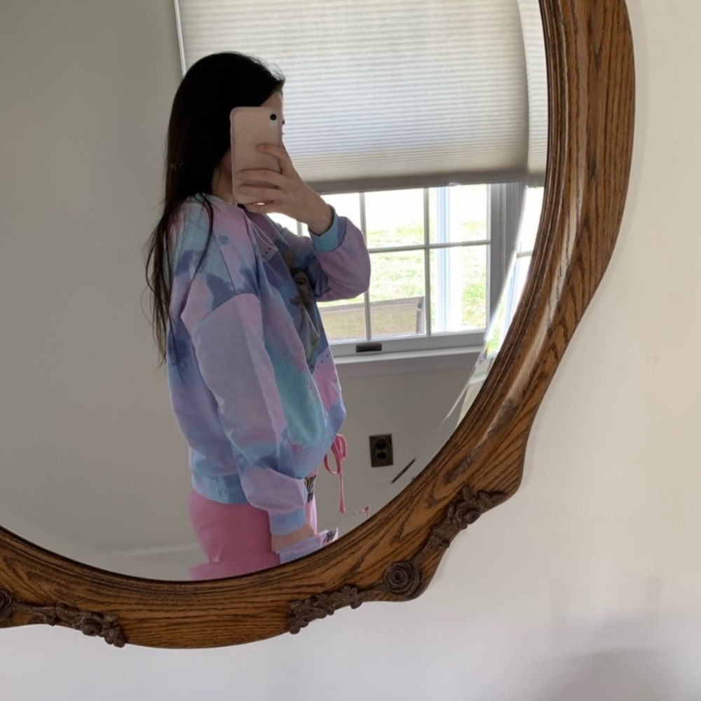 NEW Ariana Grande Sweetener GIAW Crewneck - Picture 7 of 8